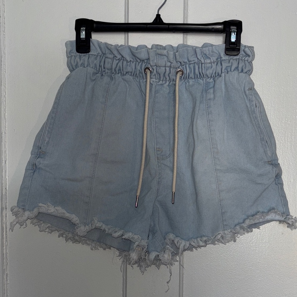 Kensie Light Wash Denim Jean fringe Shorts size 8/29 - Picture 4 of 8